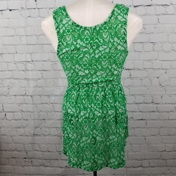 LOVELY 153 | green lace peplum sleeveless blouse - Picture 3 of 5